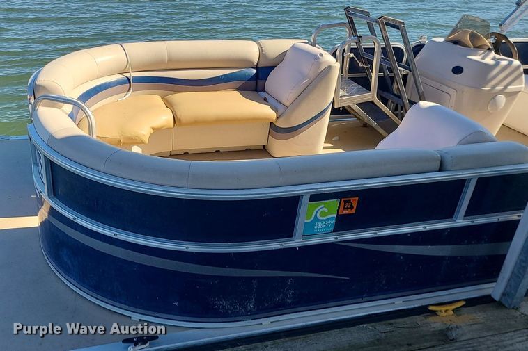 image for item MQ9653 2011 South Bay 524CR pontoon boat