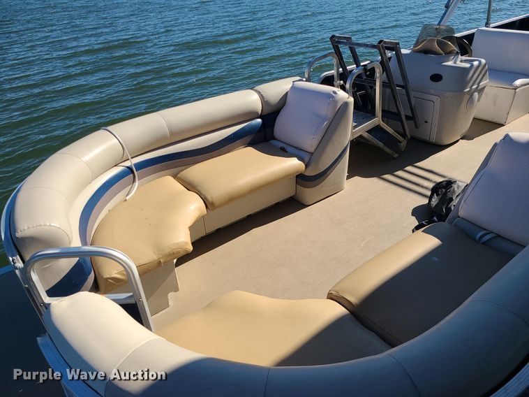 image for item MQ9653 2011 South Bay 524CR pontoon boat