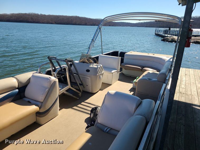 image for item MQ9653 2011 South Bay 524CR pontoon boat