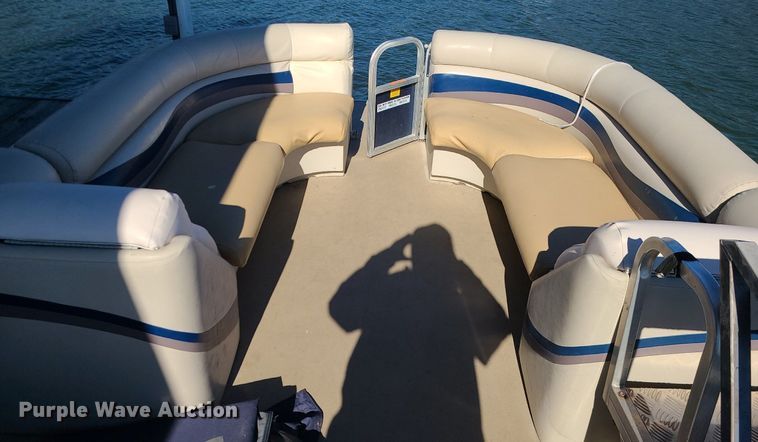 image for item MQ9653 2011 South Bay 524CR pontoon boat