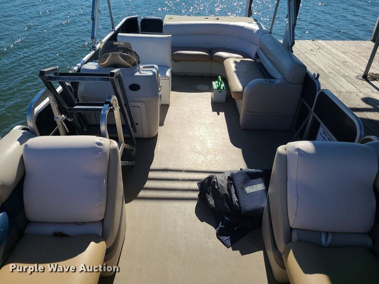 image for item MQ9653 2011 South Bay 524CR pontoon boat