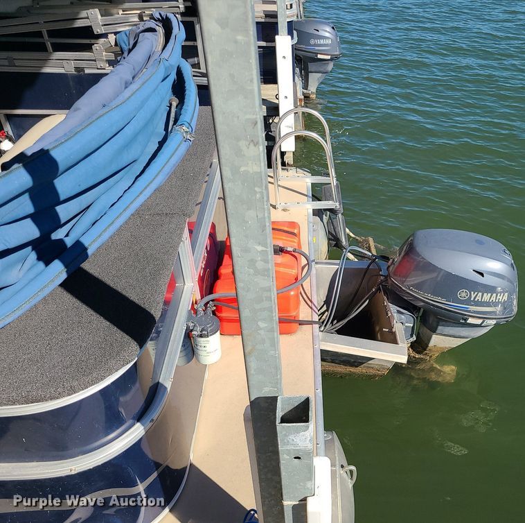 image for item MQ9654 2011 South Bay 424CR pontoon boat