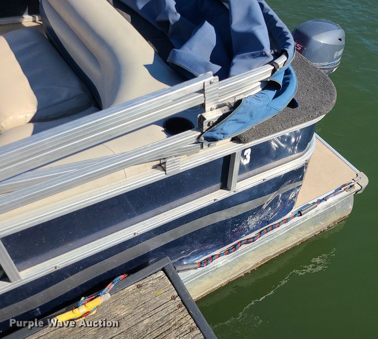 image for item MQ9656 2011 South Bay 424CR pontoon boat