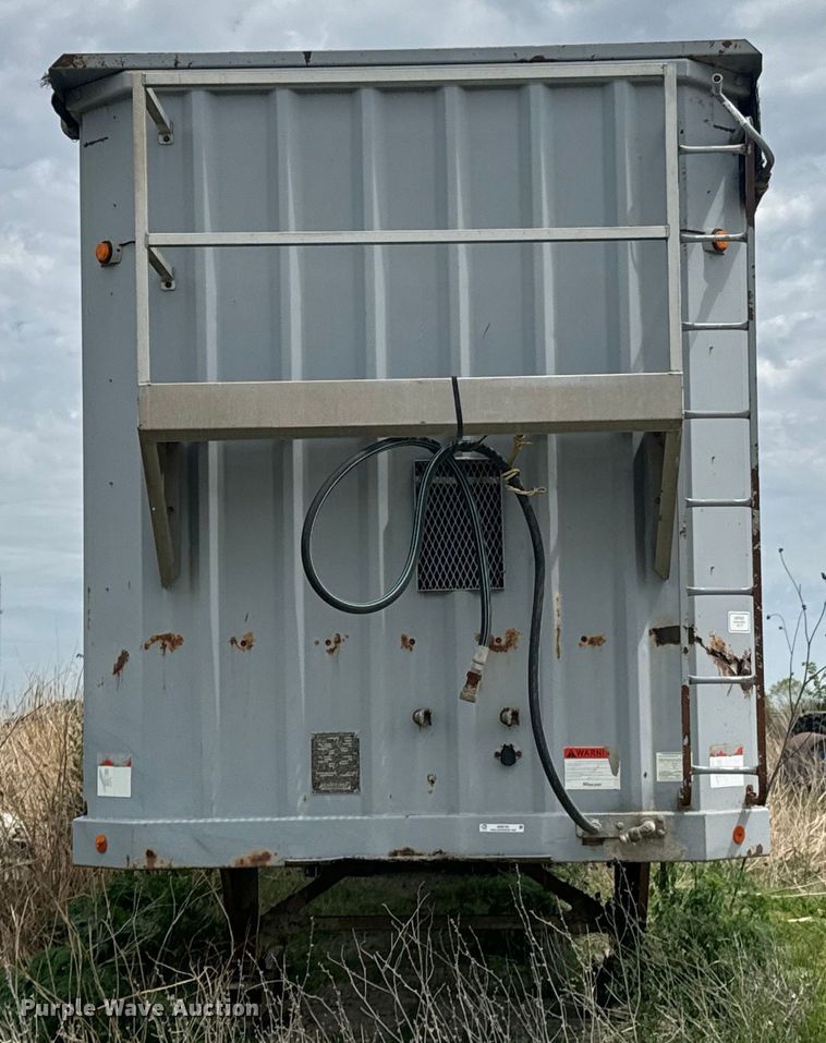 image for item ND9191 2006 Wilkins walking floor trailer