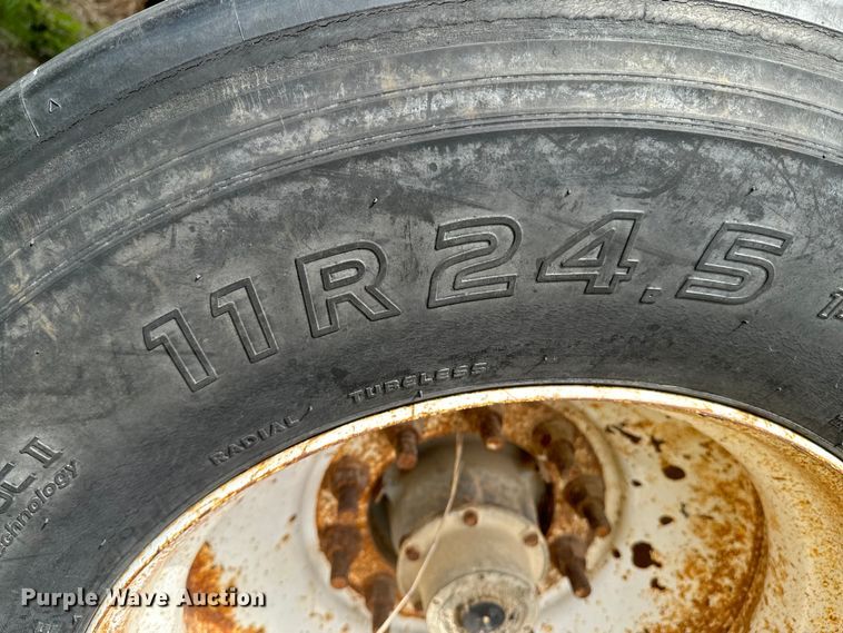 image for item ND9191 2006 Wilkins walking floor trailer