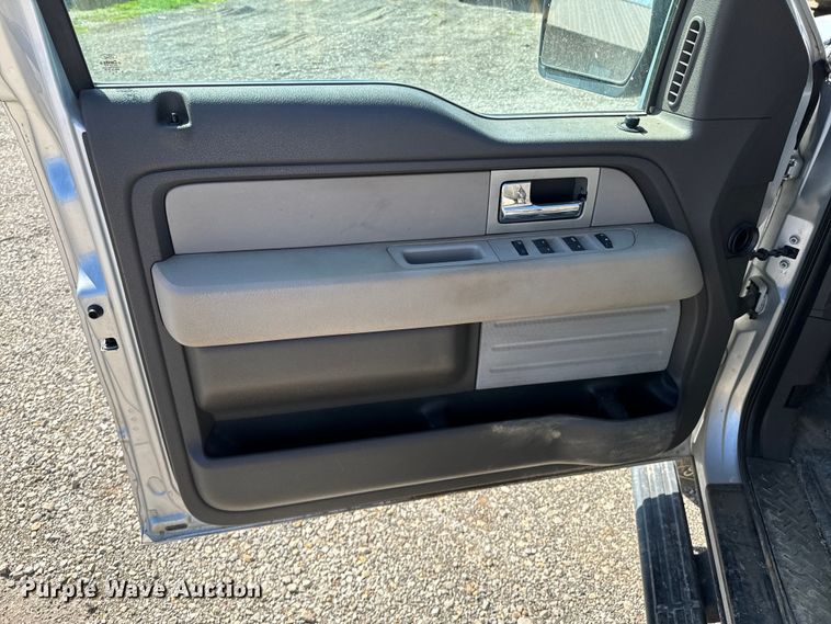 image for item ND9241 2010 Ford F150 XL SuperCab pickup truck