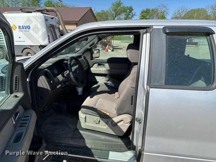 image for item ND9241 2010 Ford F150 XL SuperCab pickup truck