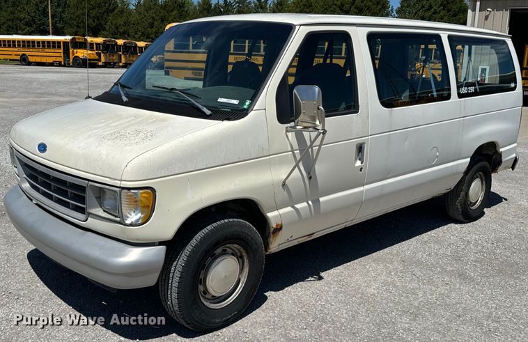 image for item ND9325 1993 Ford E150 van