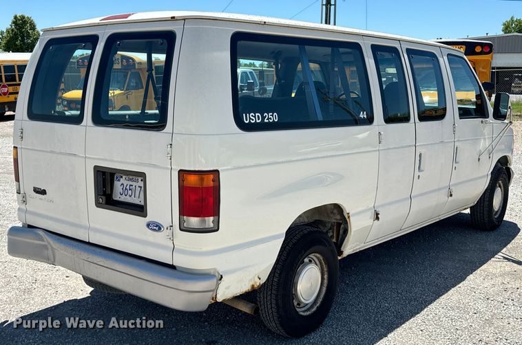 image for item ND9325 1993 Ford E150 van