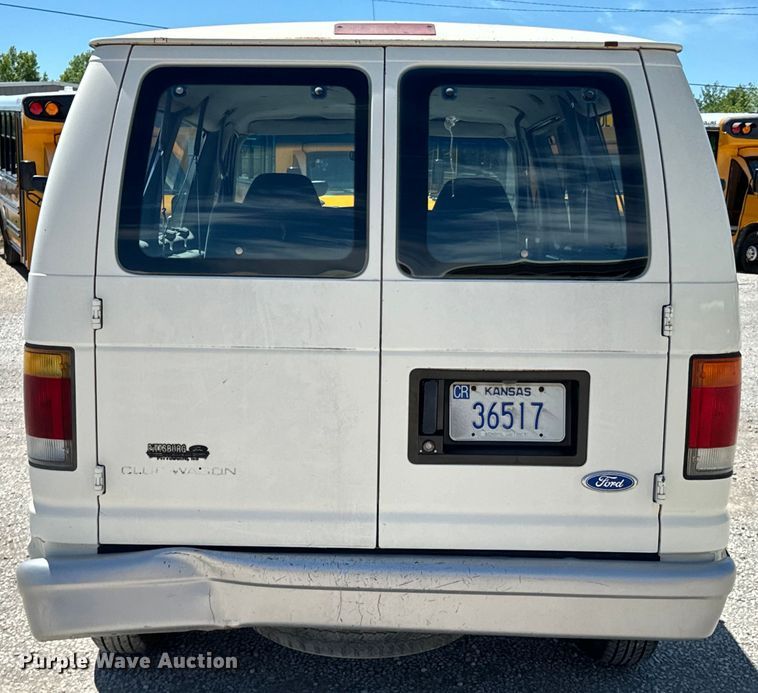 image for item ND9325 1993 Ford E150 van
