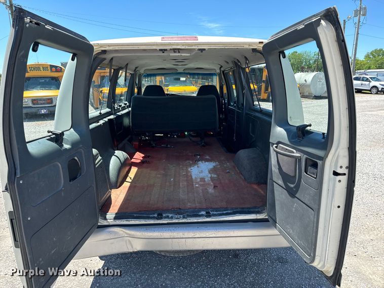 image for item ND9325 1993 Ford E150 van