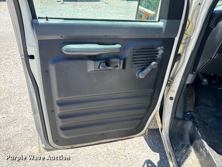 image for item ND9325 1993 Ford E150 van