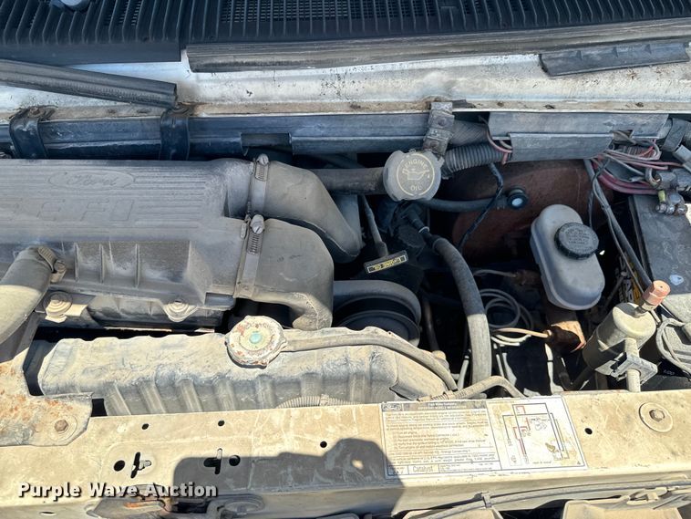 image for item ND9325 1993 Ford E150 van