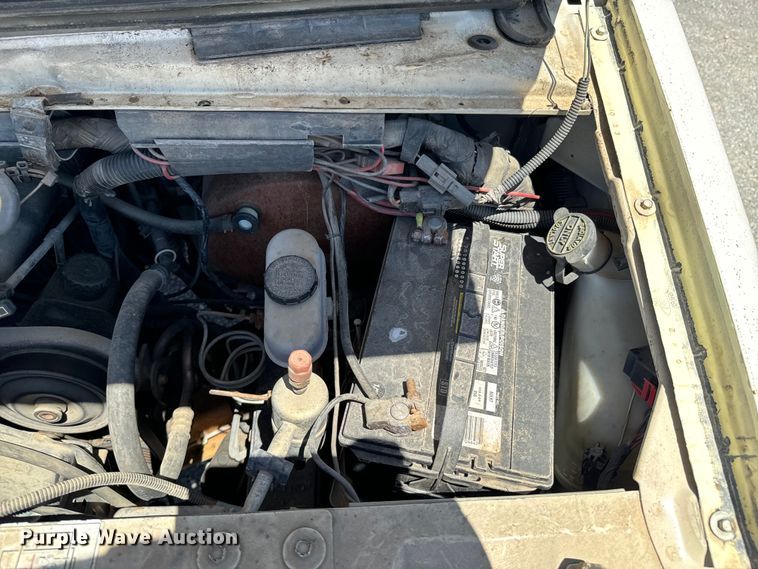 image for item ND9325 1993 Ford E150 van