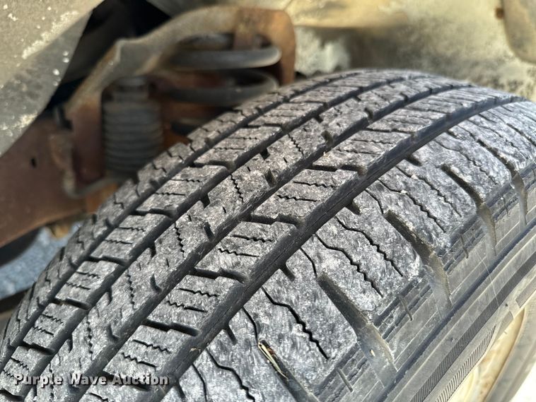 image for item ND9325 1993 Ford E150 van