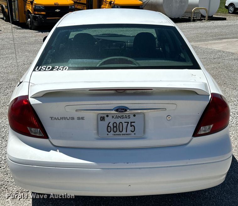 image for item ND9327 2001 Ford Taurus 
