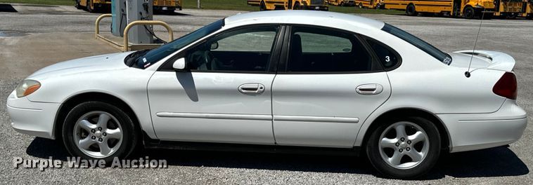image for item ND9327 2001 Ford Taurus 