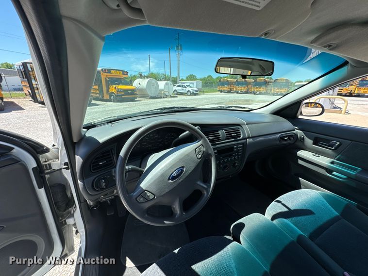 image for item ND9327 2001 Ford Taurus 
