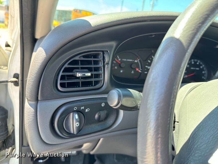 image for item ND9327 2001 Ford Taurus 