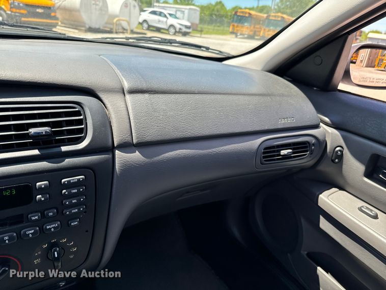 image for item ND9327 2001 Ford Taurus 