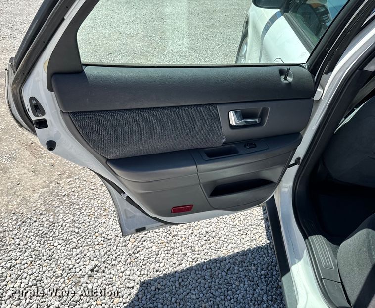 image for item ND9327 2001 Ford Taurus 