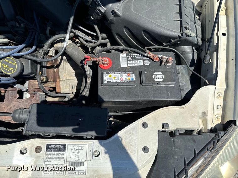 image for item ND9327 2001 Ford Taurus 