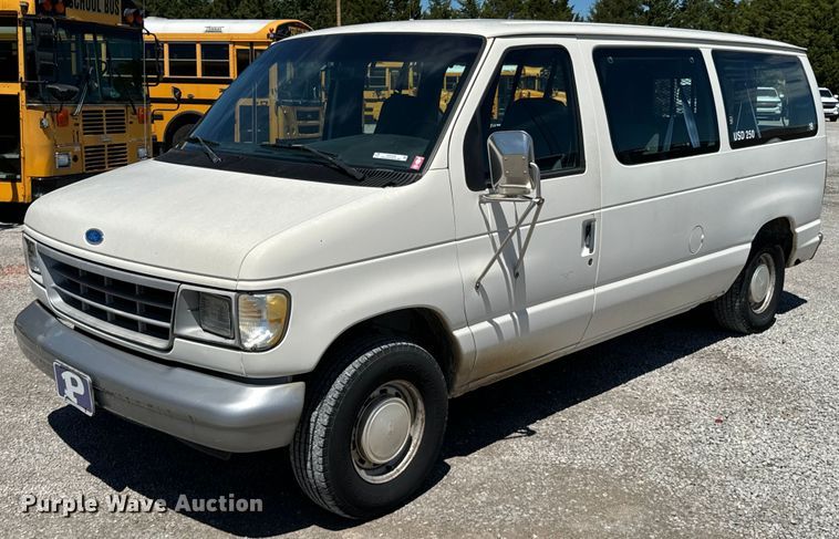 image for item ND9328 1994 Ford E150 van