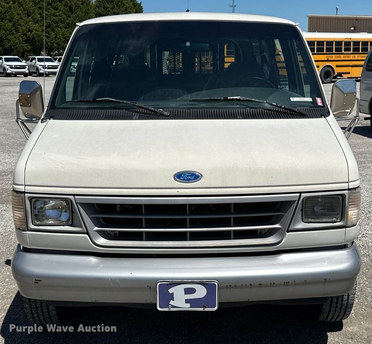 image for item ND9328 1994 Ford E150 van