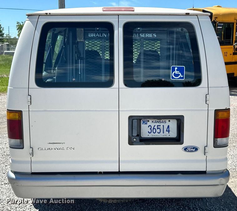 image for item ND9328 1994 Ford E150 van