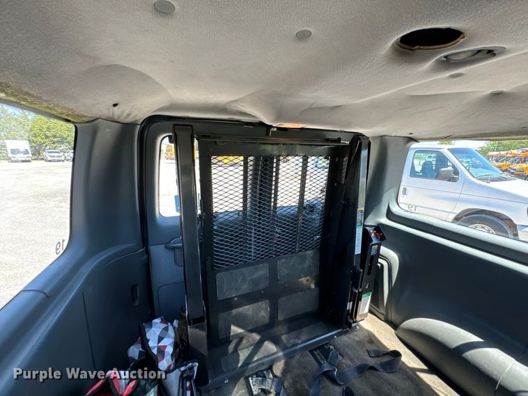 image for item ND9328 1994 Ford E150 van