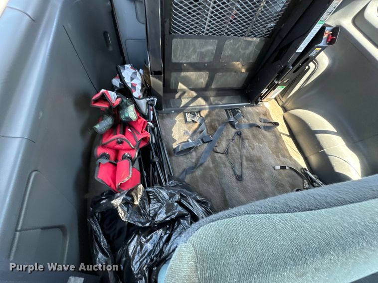 image for item ND9328 1994 Ford E150 van