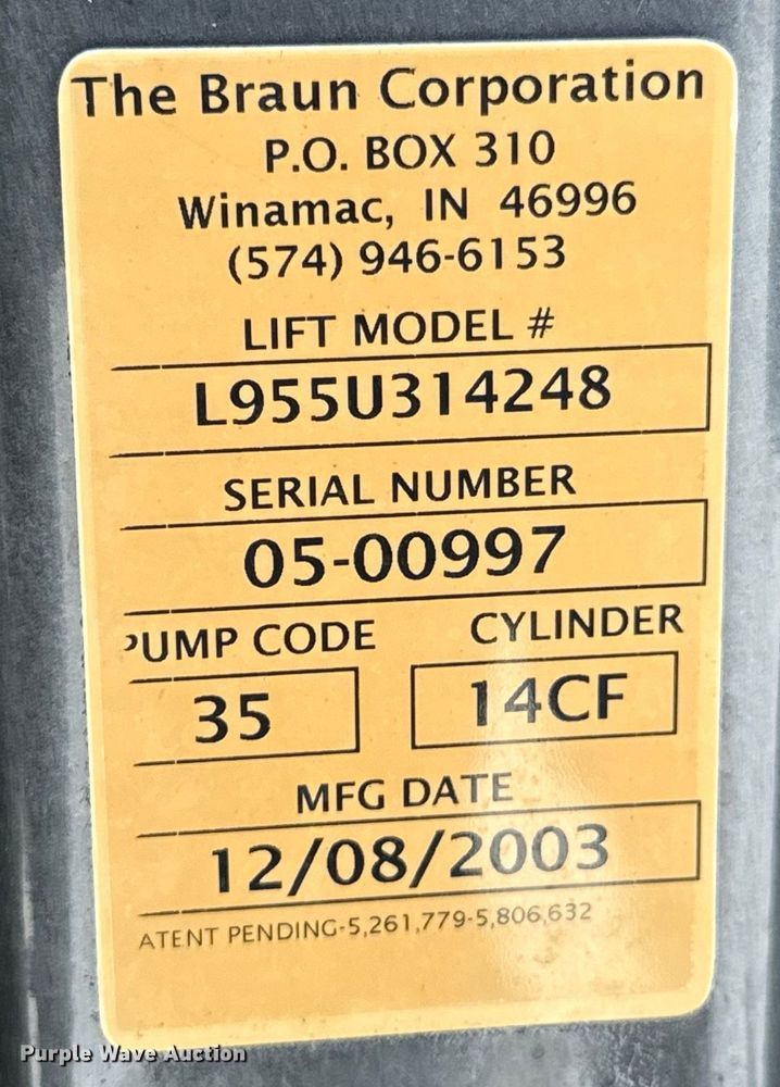 image for item ND9328 1994 Ford E150 van