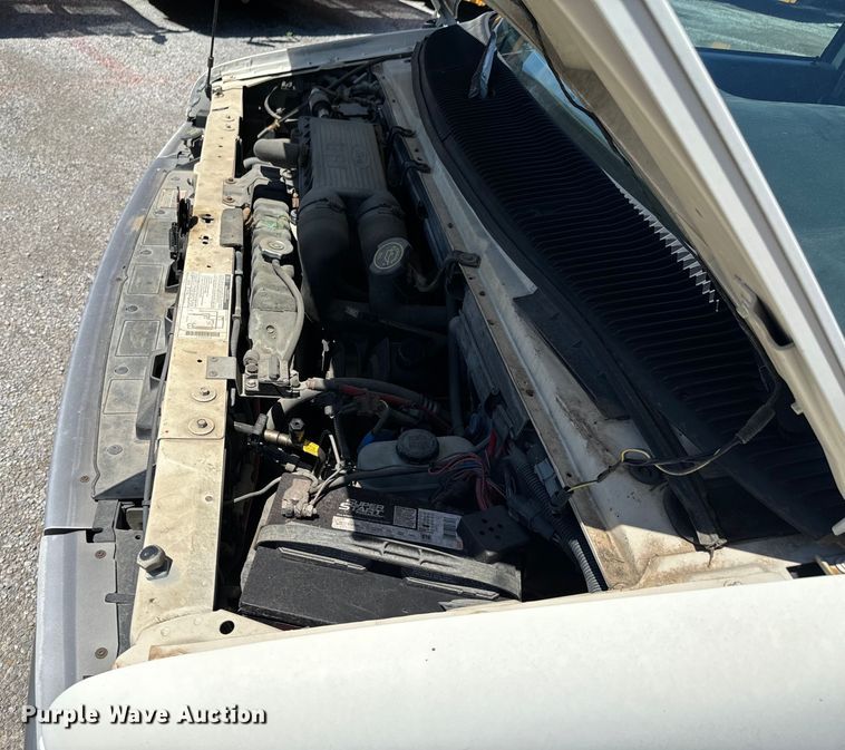 image for item ND9328 1994 Ford E150 van