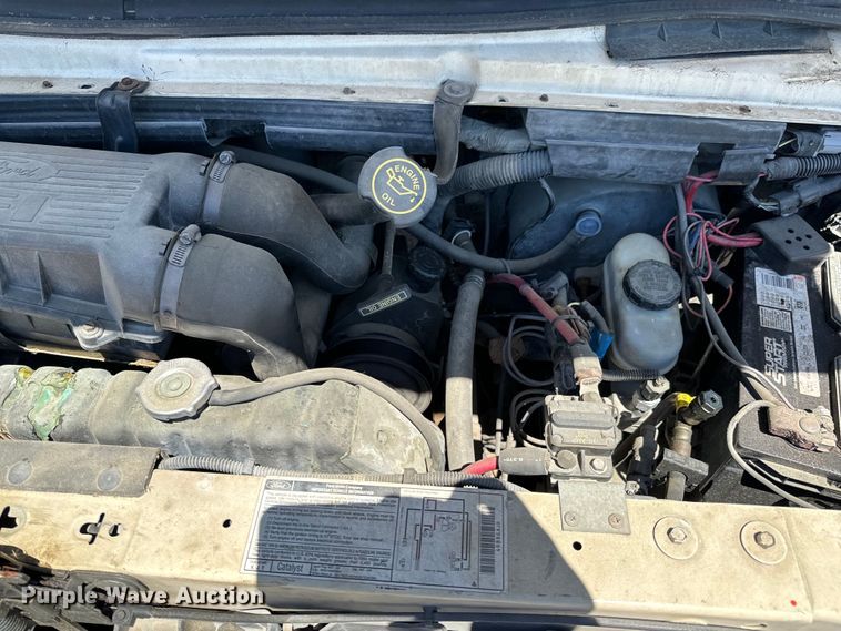 image for item ND9328 1994 Ford E150 van