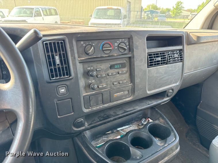 image for item NL9726 2007 Chevrolet Express 1500 van