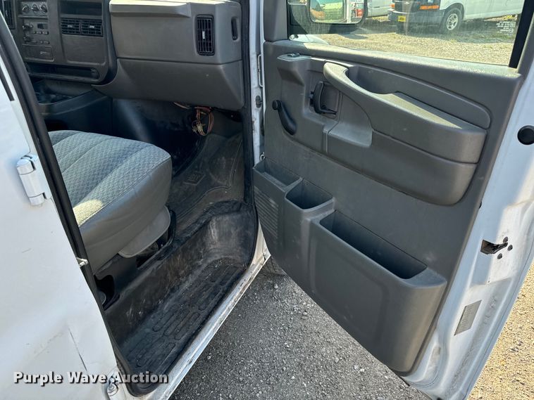 image for item NL9726 2007 Chevrolet Express 1500 van