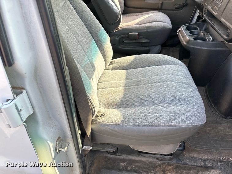 image for item NL9726 2007 Chevrolet Express 1500 van