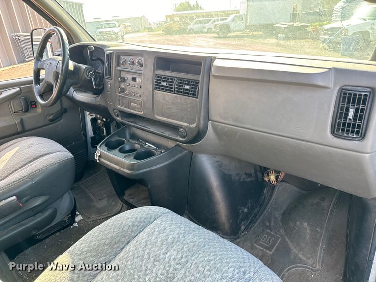 image for item NL9726 2007 Chevrolet Express 1500 van