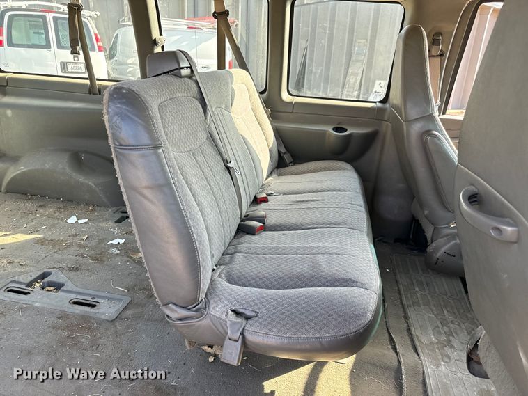 image for item NL9726 2007 Chevrolet Express 1500 van