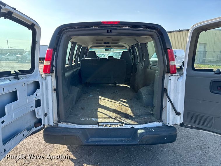 image for item NL9726 2007 Chevrolet Express 1500 van