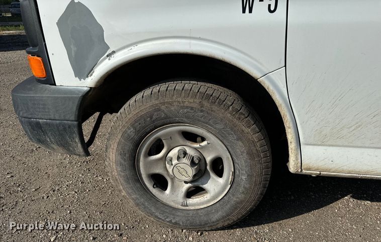image for item NL9726 2007 Chevrolet Express 1500 van
