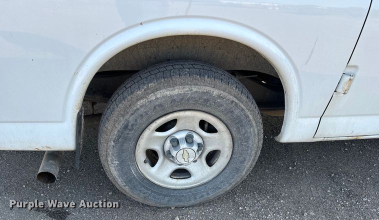 image for item NL9726 2007 Chevrolet Express 1500 van
