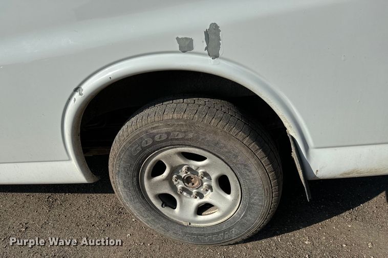 image for item NL9726 2007 Chevrolet Express 1500 van