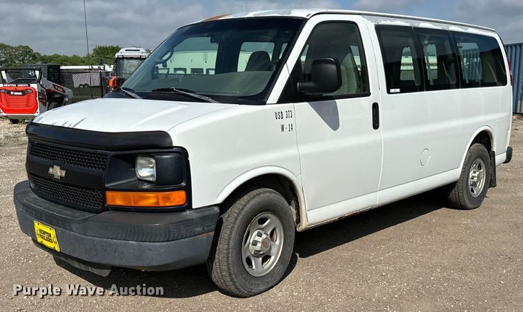 image for item NL9727 2004 Chevrolet  Express 1500 van