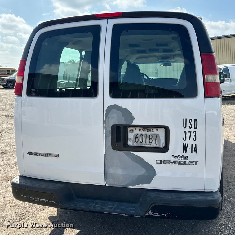 image for item NL9727 2004 Chevrolet  Express 1500 van