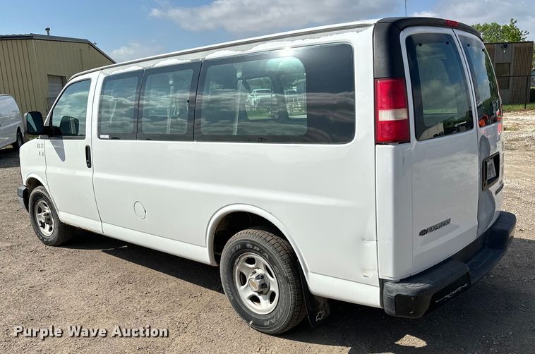 image for item NL9727 2004 Chevrolet  Express 1500 van