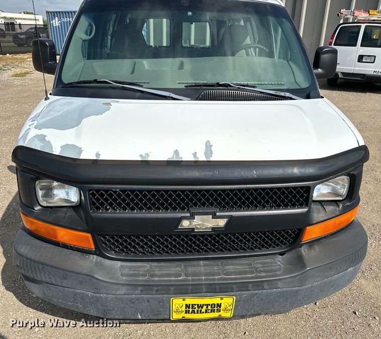 image for item NL9727 2004 Chevrolet  Express 1500 van