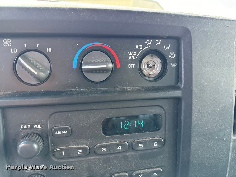 image for item NL9727 2004 Chevrolet  Express 1500 van