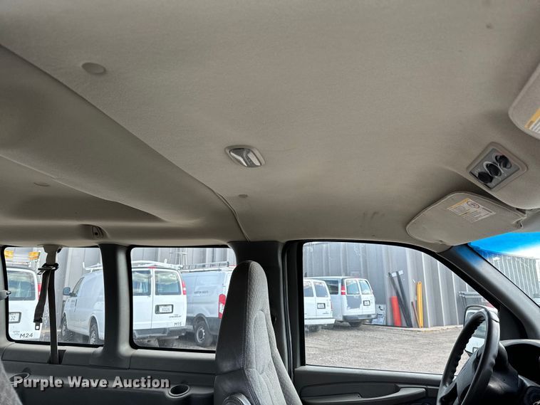 image for item NL9727 2004 Chevrolet  Express 1500 van