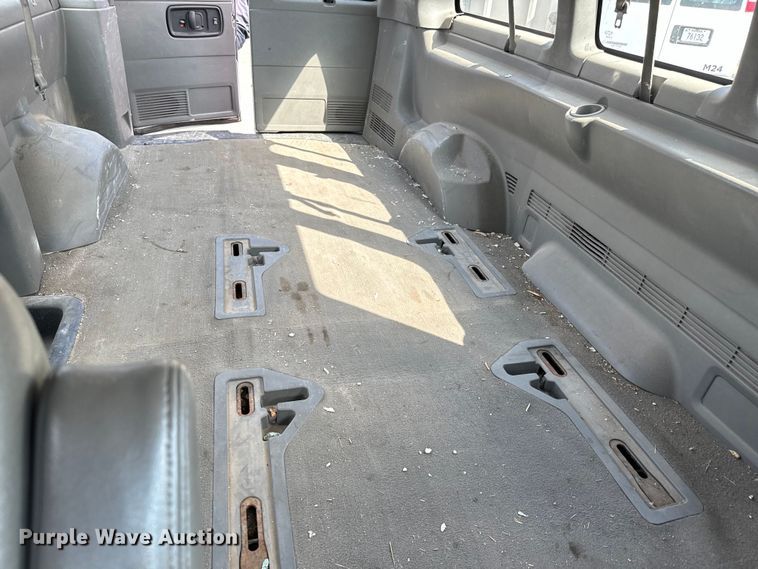 image for item NL9727 2004 Chevrolet  Express 1500 van